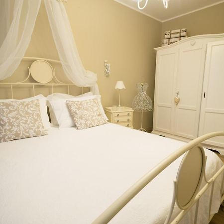 Bnbook Maison Charlotte Lago Maggiore Porto Valtravaglia Ngoại thất bức ảnh