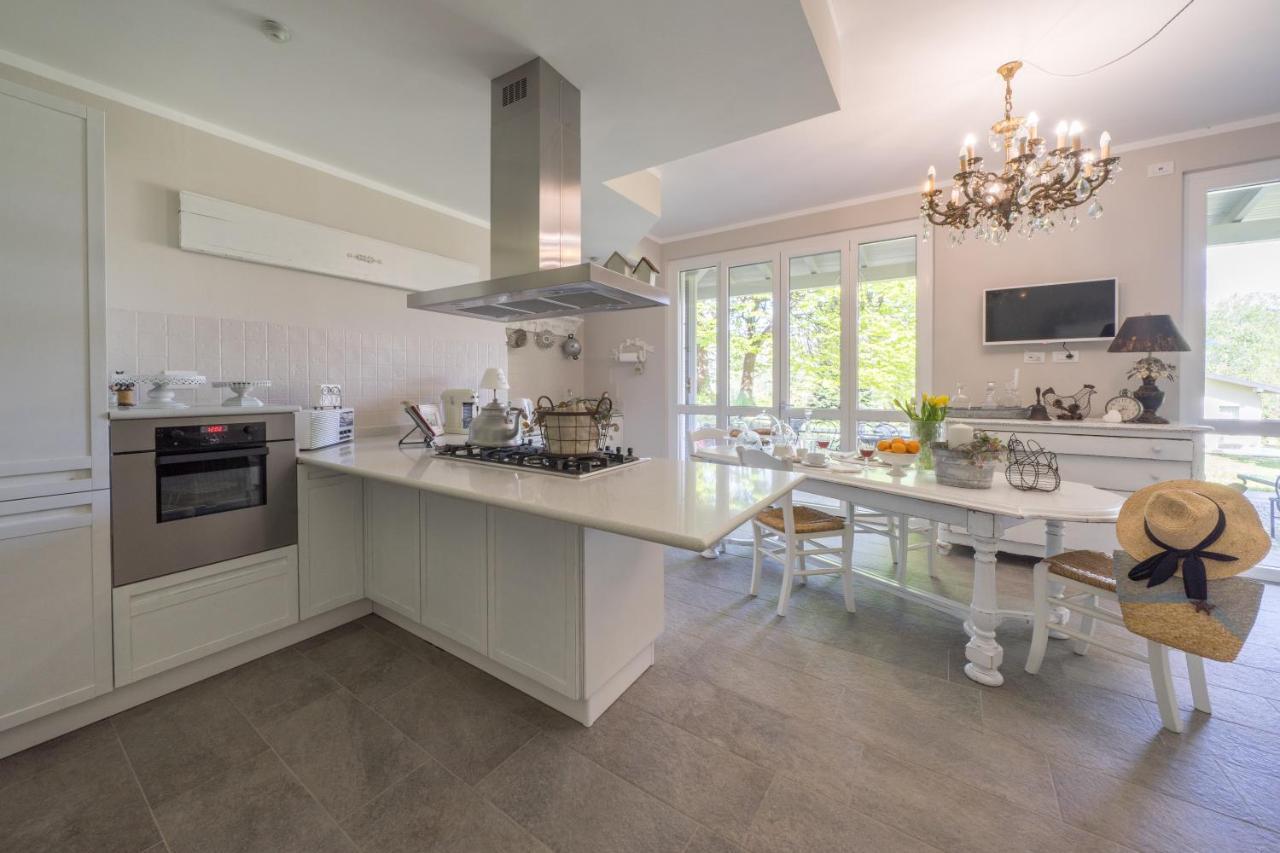 Bnbook Maison Charlotte Lago Maggiore Porto Valtravaglia Ngoại thất bức ảnh