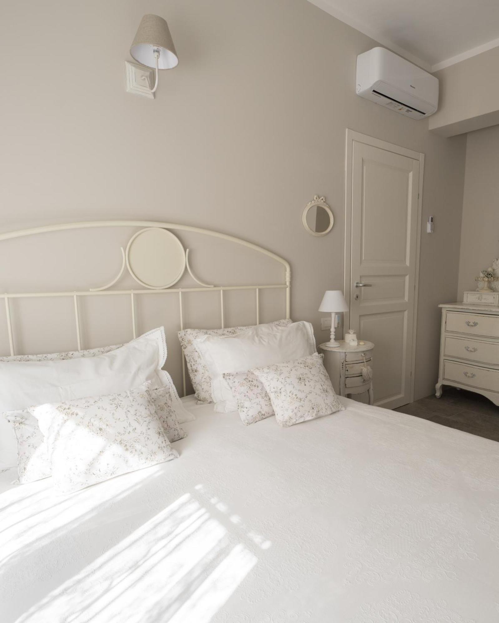 Bnbook Maison Charlotte Lago Maggiore Porto Valtravaglia Ngoại thất bức ảnh